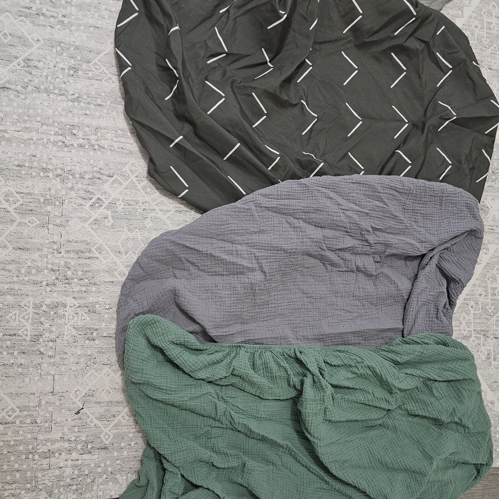 Mini Crib sheets - Picture 2 of 3